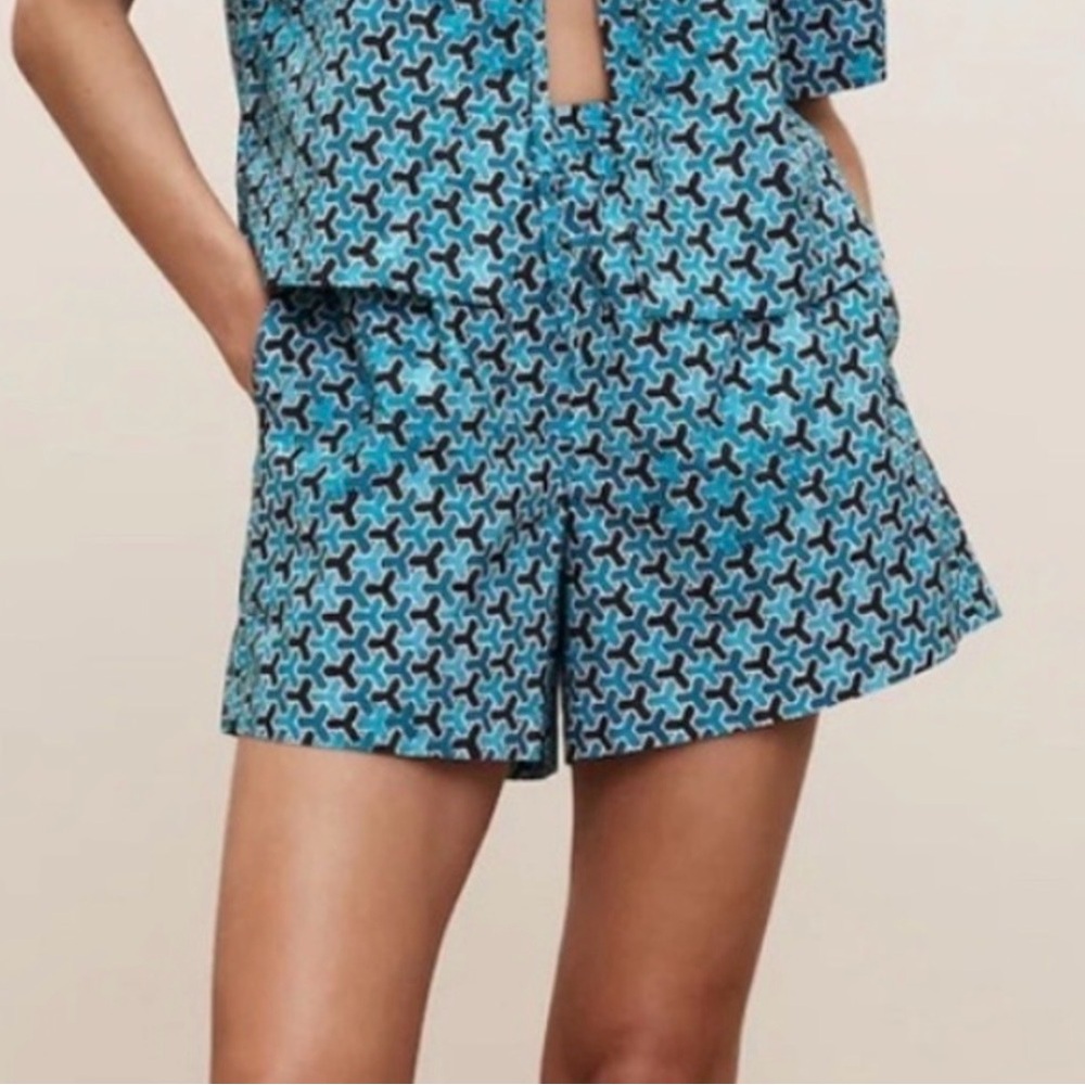 Banana Republic White Lotus Women's Shorts